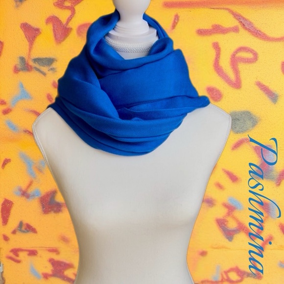 Vibrant Blue Pashmina Shawl - Picture 8 of 8